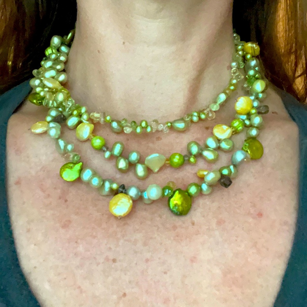 Green and cream pearl necklace